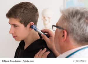 Ohrenuntersuchung vom Arzt