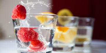 Leitungswasser auf Schadstoffe testen – diese Möglichkeiten gibt es