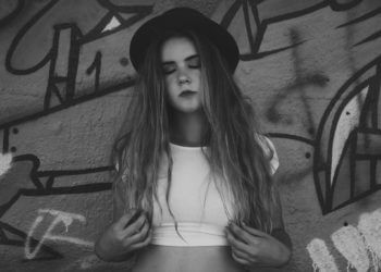 Bruststraffung: Informationen zu Ablauf, Preisen und Risiken