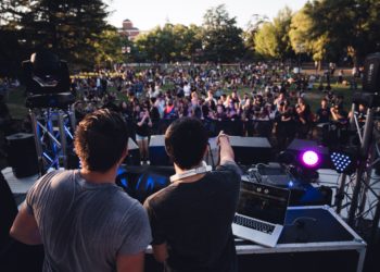 Eine medizinische Notwendigkeit, denn Feiern hält tatsächlich gesund