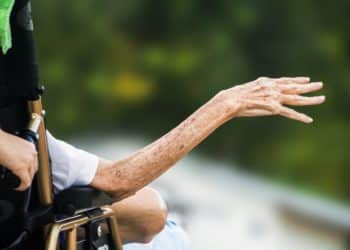 Freiberufliche Pflegekraft für ambulante Pflege: Informationen für pflegende Angehörige