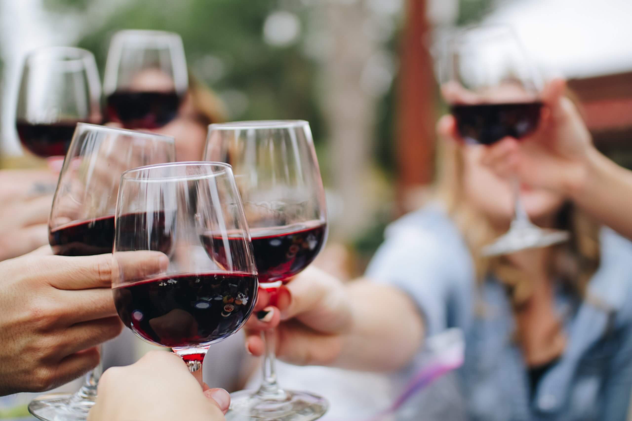 Selbst kleine Mengen von Alkohol steigern das Krebsrisiko erheblich.