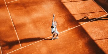 Sportverletzung Tennisarm: So behandelt man ihn