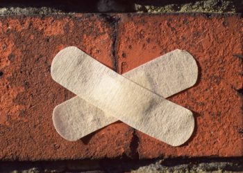 Nässende Wunde behandeln: Tipps und Behandlungsmöglichkeiten