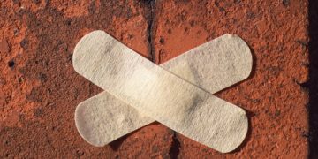 Nässende Wunde behandeln: Tipps und Behandlungsmöglichkeiten