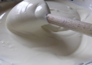 Quarkwickel: Quark als heilendes Hausmittel bei vielen Beschwerden