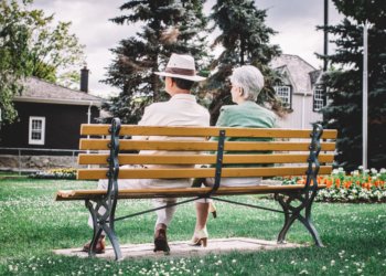 Oberschenkelhalsbruch im Alter: Risiken minimieren