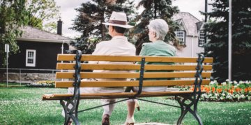 Oberschenkelhalsbruch im Alter: Risiken minimieren