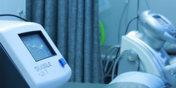 Infos und Anwendungsgebiete der Laserbehandlung: Von der Haarentfernung bis zur Faltenbehandlung